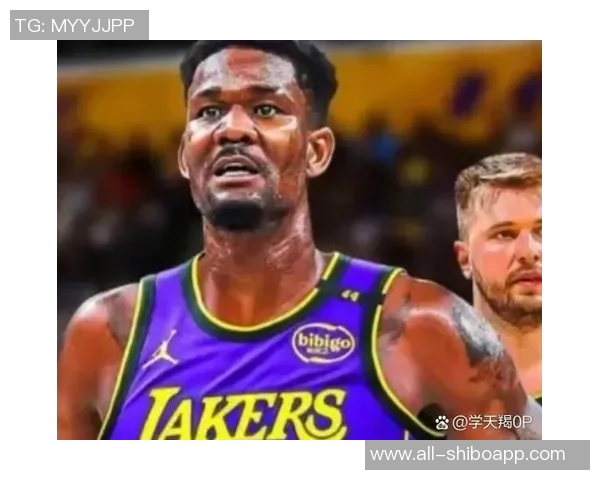 艾顿谈东契奇承受的压力每天面对两三人包夹的挑战与坚持